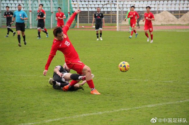 法国裸体时装秀10